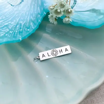 PINGENTE ALOHA PLAQUINHA RETANGULAR